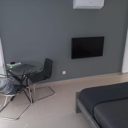 Modern Studio Apartment Armonia Court Paralimni Zewnętrze zdjęcie