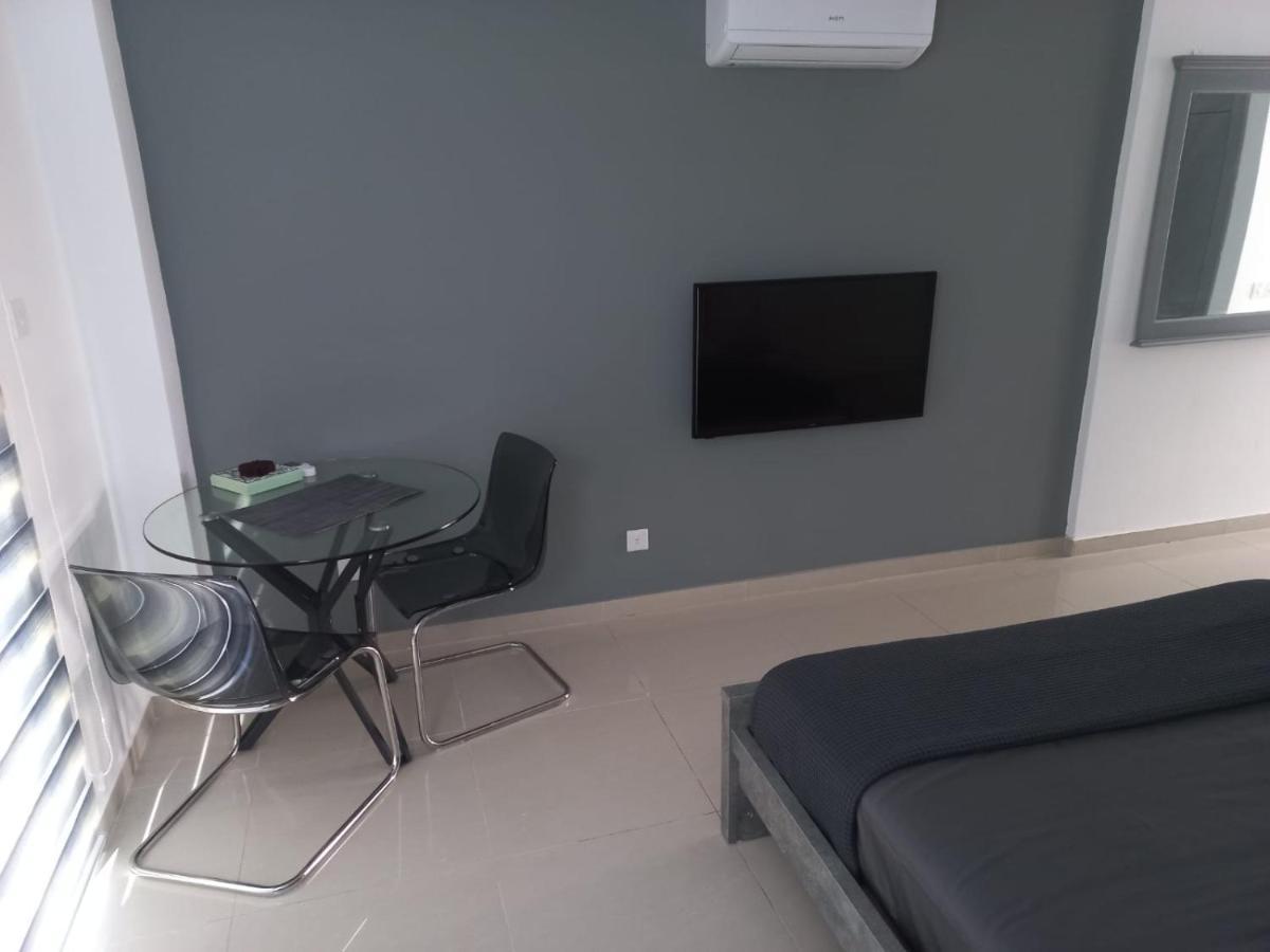 Modern Studio Apartment Armonia Court Paralimni Zewnętrze zdjęcie