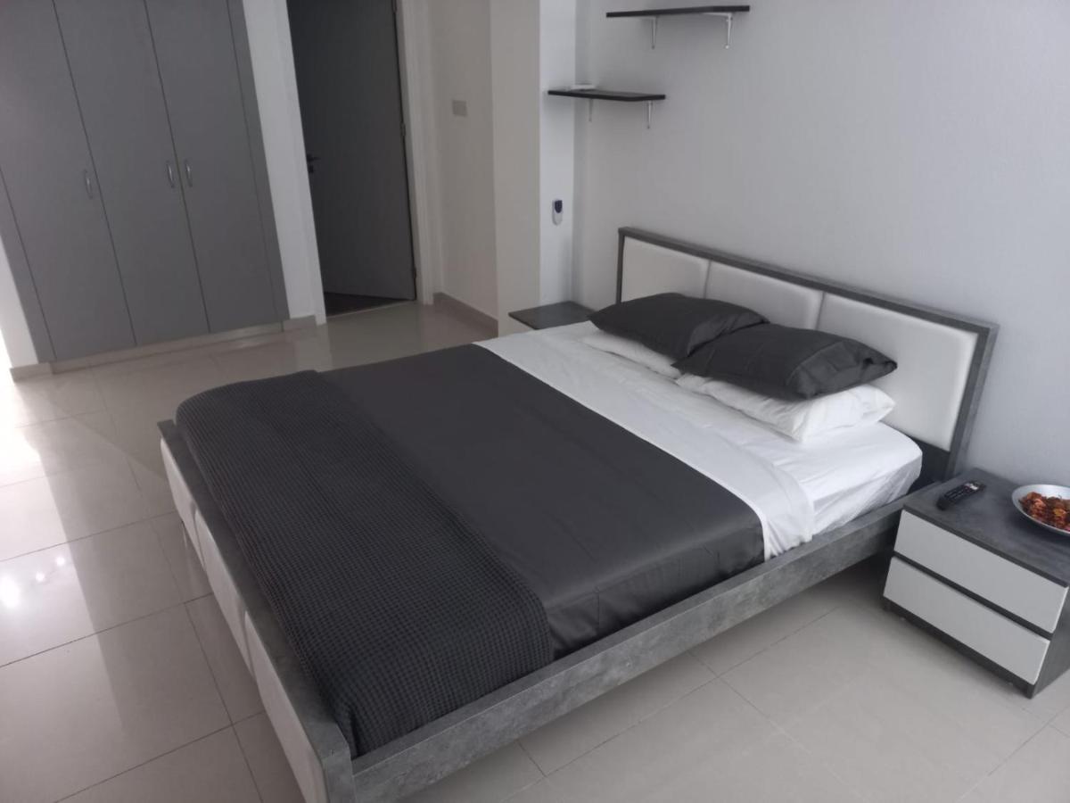 Modern Studio Apartment Armonia Court Paralimni Zewnętrze zdjęcie
