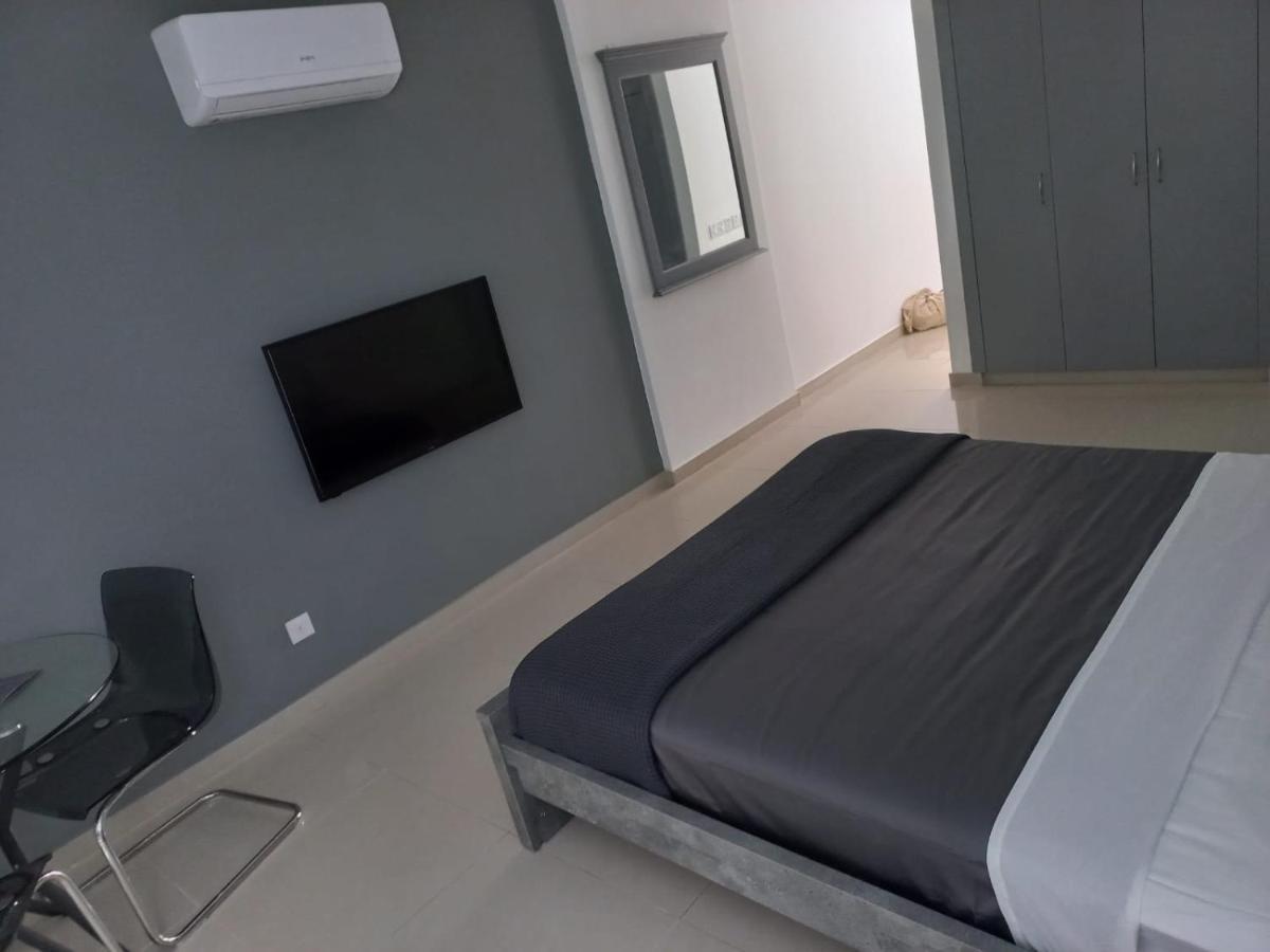 Modern Studio Apartment Armonia Court Paralimni Zewnętrze zdjęcie