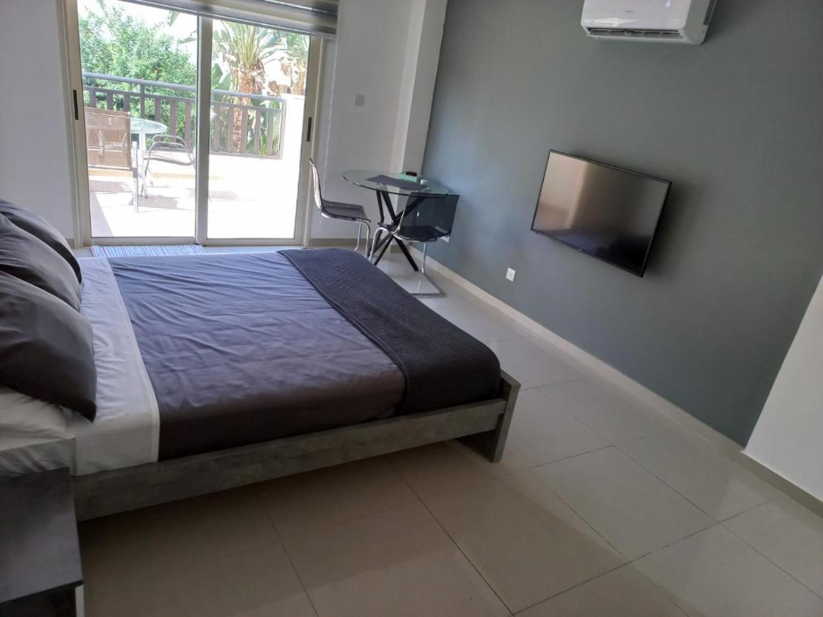 Modern Studio Apartment Armonia Court Paralimni Zewnętrze zdjęcie