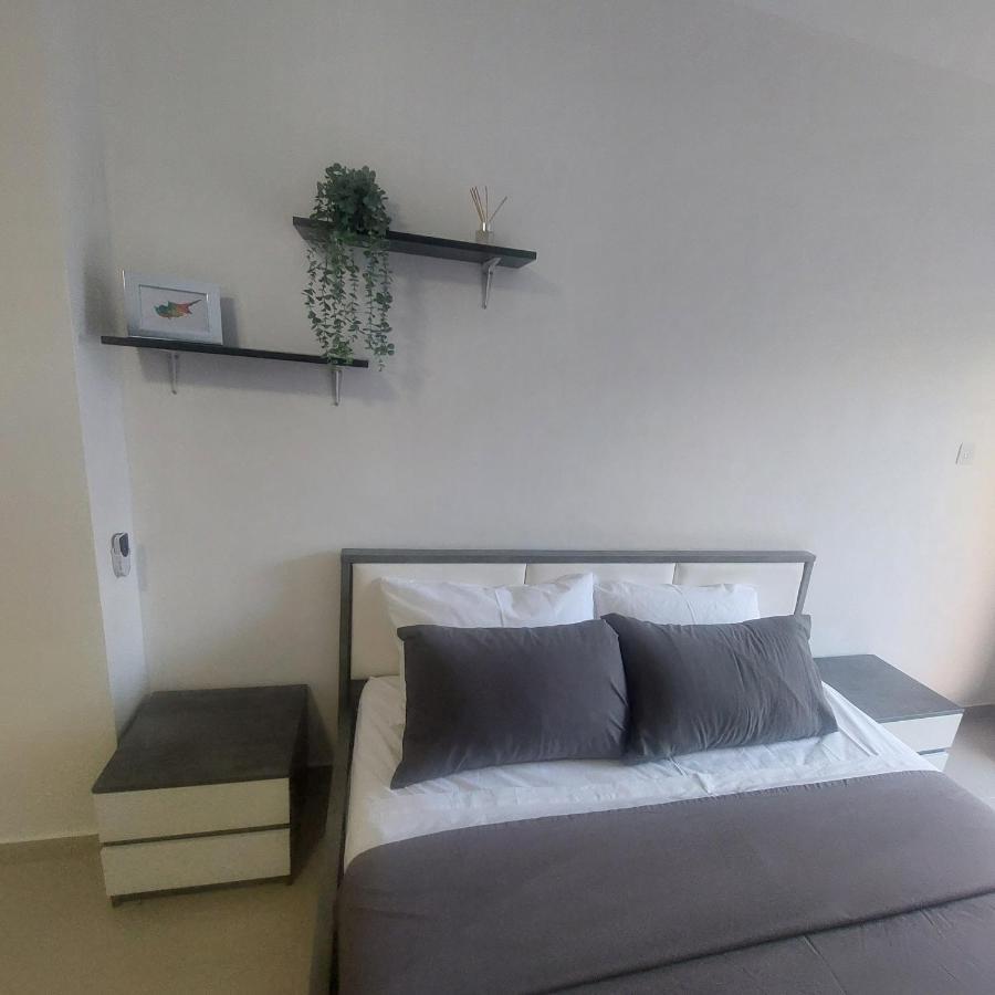 Modern Studio Apartment Armonia Court Paralimni Zewnętrze zdjęcie